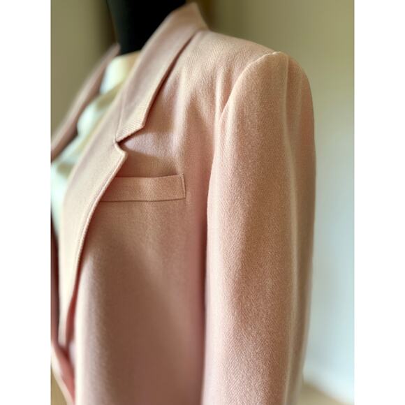 Elegant Pink Women's Blazer - Picture 4 of 7